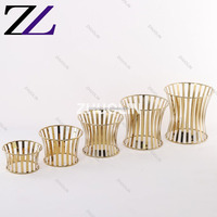 Ensemble de 3 supports à desserts cubiques dorés brillants martelés, de style royal, en acier inoxydable, pour présentoirs de buffet de luxe