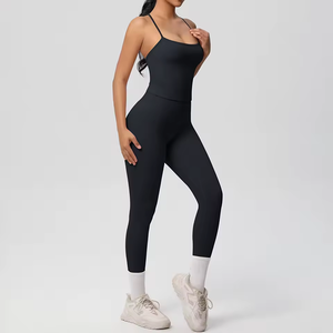 Ensemble de gymnastique pour femmes sans couture et respirant personnalisé avec leggings taille haute et haut court ajusté à manches courtes pour vêtements de sport vente en gros OEM - Product Image 3