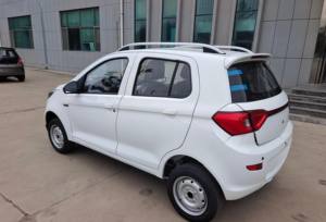 Mini Auto Eléctrico de 4 Ruedas Fabricado en China, Vehículo de Nueva Energía con Batería de Alta Capacidad de 120-200AH, Motor de 50kW, Autonomía <100km - Product Image 3