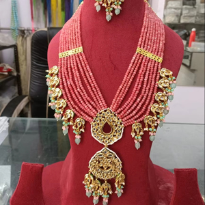 Ensemble de colliers longs de créateur, boucles d'oreilles, bijoux de mariée en laiton polonais fabriqués à la main pour la célébration de la fête de fiançailles de mariage - Product Image 1