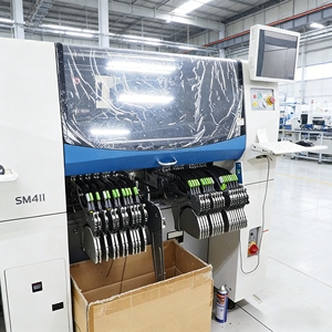 เครื่องประกอบชิ้นส่วน SMT รุ่น SM411 ของฮันวา (Hanwha) แบบ Pick and Place พร้อมสายพานลำเลียงสองเลน สำหรับยิงชิป LED ใช้ประกอบแผงวงจรพิมพ์ (PCB) สำหรับยานยนต์ - Product Image 4