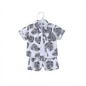 Ensemble trois pièces pour garçon, nouveau modèle d'été, chemise à imprimé feuilles et short de <span class=keywords><strong>plage</strong></span>, tenue de sport décontractée hawaïenne - Product Image 3