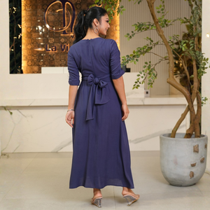 Vestido Maxi de Lujo de Alta Gama en Azul Marino, Tencel Viscose con Cuello Cruzado, Casual para Mujer - Product Image 6