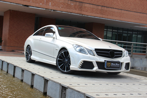 Para Mercedes-Benz W207e 260e 300e 63, Mejorado con Kit de Carrocería WD, Parachoques Delanteros y Traseros, Faldones Laterales, Guardabarros y Alerón Trasero - Product Image 6