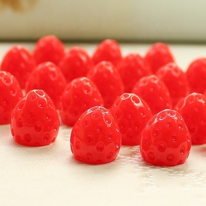 Colgante de resina de fresa 3D roja Kawaii, simulación de fruta, dijes de cabujón Kawaii para hacer collares DIY - Product Image 2