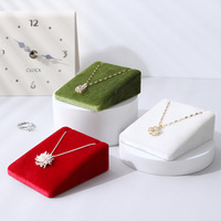 Nouvel Arrivage Présentoir de Comptoir en Velours Doré pour Bijoux : Boucles d'Oreilles Pendantes, Colliers et Clous d'Oreilles