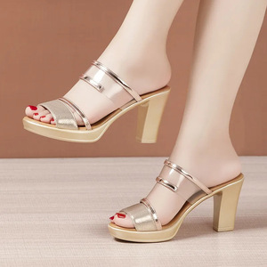 Chaussons pour femmes tendance 2024, été, nouveau talon épais, transparent, antidérapant, talon haut, chaussures à <span class=keywords><strong>talons</strong></span> hauts pour filles, chaussons à <span class=keywords><strong>talons</strong></span> hauts pour femmes - Product Image 2