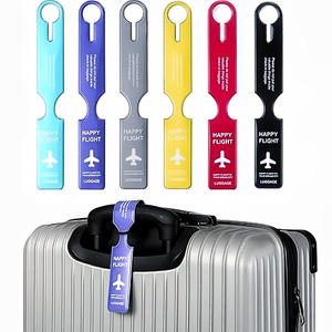 Étiquette de bagage en PVC imprimée personnalisée en Offre Spéciale étiquettes nominatives de luxe <span class=keywords><strong>pour</strong></span> sacs accessoires de voyage étiquette d'identification de bagage à motif de lettre - Product Image 1