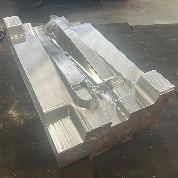 Macchinario per lo stampaggio di metalli di design personalizzato utilizzato stampo per colata di alluminio stampo per colata di metallo