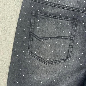 Pantalones cortos vaqueros desgastados con logotipo de diamantes de imitación de alta calidad personalizados para hombre Pantalones cortos vaqueros Vintage con diamantes de imitación - Product Image 4