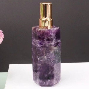 Quartz Gem Craft Hexaèdre Bouteilles <span class=keywords><strong>de</strong></span> parfum Aromathérapie Articles <span class=keywords><strong>de</strong></span> <span class=keywords><strong>toilette</strong></span> en rouge blanc jaune bleu vert etc. Gravure <span class=keywords><strong>de</strong></span> style d'amour - Product Image 1