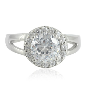 yunnique Women's <b>Titanium</b> Steel <b>Ring</b> With White Gemstone Halo Design Everyday Wear Jewelry 210118 - Product Image 1