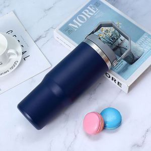 Gobelet isotherme en acier inoxydable avec poignée de transport, gobelet de voyage de 20 oz pour café, eau, thé et trajets quotidiens - Product Image 3