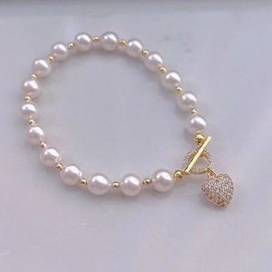 Bracelet de charme en perles d'eau douce rondes de 7-8 mm avec boucle OT en micro-incrustation tridimensionnelle en forme de cœur - Product Image 2