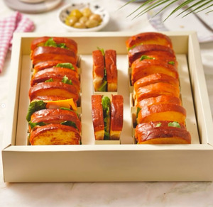 Kotak Kemasan Kertas Biodegradable untuk Makanan Cepat Saji, Sandwich, Sushi, Permen, Kue, Waffle, Roti, <span class=keywords><strong>Burger</strong></span>, dengan Pembagi Saus/Dip - Product Image 1
