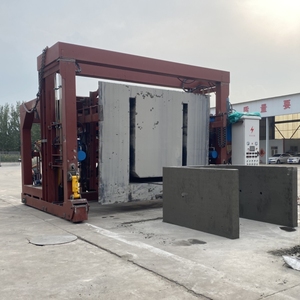Machine mobile polyvalente de vibroformage pour la fabrication d'éléments en béton préfabriqués (tuyaux en ciment, boîtes en U, culverts, monte-étages de puits) - Product Image 4