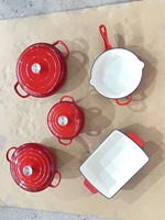 Lot de 5 ustensiles de cuisson professionnels en fonte émaillée robuste : Poêle à fruits de mer 30 cm, Poêle à frire 26 cm, Plat à rôtir 33 cm, Marmite à soupe 21 cm et 26 cm
