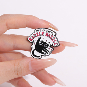 Give Em the Ol Razzle Dazzle Cat Épingles en émail Funny Cartoon Black Cat Lapel Badge Métal Broches décoratives Sac à dos Épingle à vêtements - Product Image 1