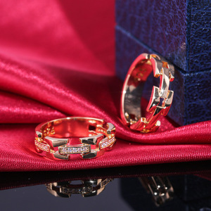 Anillo de Moda Estilo Punk para Pareja, con Detalles Brillantes, Aleación de Cobre, Ajustable, Joyería Moderna - Product Image 4
