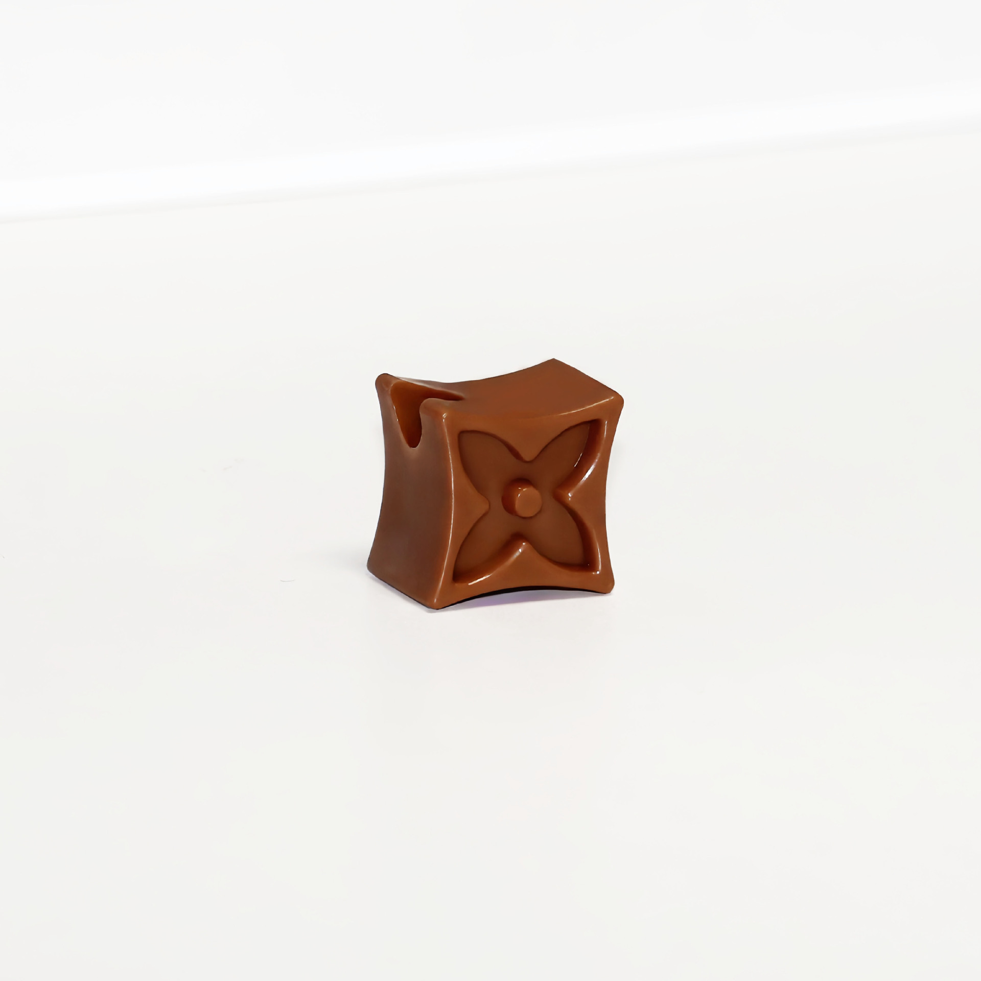 trèfle à quatre feuilles concave [marron]