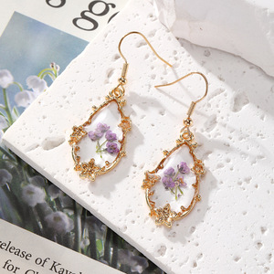 Nieuwe Mode Hot Selling Creatieve Schattige Kat Klauw Dolfijn Madeliefjes Natuurlijke Bloem Oorbellen Voor Vrouwen Groothandel - Product Image 4