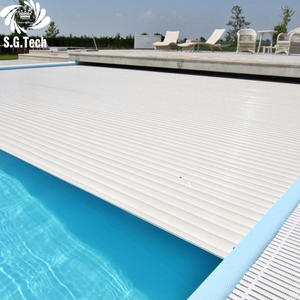 Conçu pour les piscines <span class=keywords><strong>hors</strong></span> <span class=keywords><strong>sol</strong></span> : <span class=keywords><strong>couverture</strong></span> de sécurité <span class=keywords><strong>automatique</strong></span> robuste en polycarbonate Water Crown avec télécommande, prix direct usine - Product Image 3