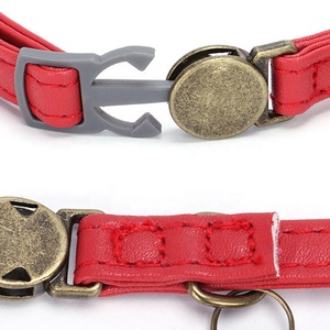 <span class=keywords><strong>Collar</strong></span> de perro de Estilo Vintage personalizable PU duradero con hebilla de metal grabable Características Láser personalizado y campana pequeña para mascotas modernas - Product Image 4
