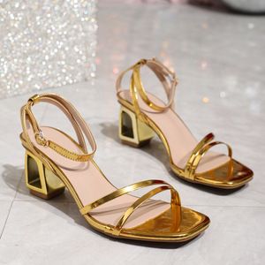 Sandales dorées à talon épais, élégantes et tendance, sandales polyvalentes et stylées pour femmes à talons hauts - Product Image 3