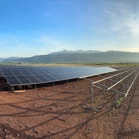 Système de poteaux solaires à vis en acier galvanisé à chaud, prix de gros, structure de montage solaire pour ferme solaire à grande échelle