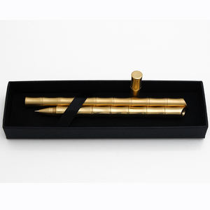 Bolígrafo de Gel Recargable de Estilo Japonés Hecho a Mano con Bola de Latón Puro de 0.5 mm - Product Image 3