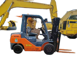 Petit matériel mécanique diesel du chariot élévateur 3T KOMATSU pour des industries de construction - Product Image 1