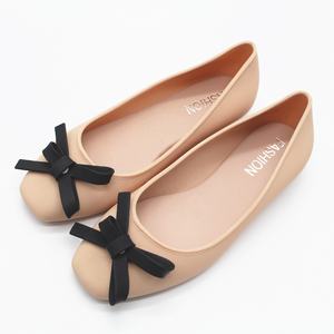 Sepatu Jelly Wanita, Grosir Sepatu Luar Ruangan Datar Kasual Kupu-kupu Plastik Jelly Wanita - Product Image 3