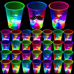 Vasos Luminosos para Fiestas, Vasos LED con Luz Negra Multicolor para Fiestas en Casa, Cumpleaños, Conciertos, Bodas, Barbacoas, Vacaciones en la Playa - Product Image 6