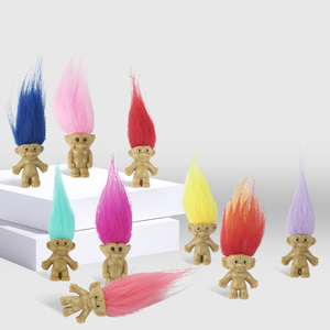 Vente en gros de jouets créatifs en PVC, jouets elfes, poupées Trolls à cheveux courts colorés, jouets promotionnels pour enfants - Product Image 2