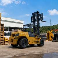 Chariot élévateur diesel de 16 tonnes pour la manutention de structures en acier lourdes, le chargement d'équipements industriels et les opérations logistiques en usine