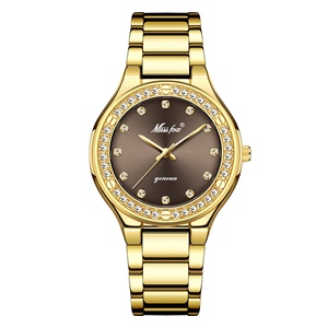 Dropshipping Nuovo 2021 di Vendita Caldo Alla Moda del Diamante Delle Donne della signora Della Vigilanza di Modo Quadrante <span class=keywords><strong>Viola</strong></span> Cinese Da Polso Marca Favoloso Mano Orologi - Product Image 6