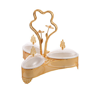 QIAN HU Turkish Luxury Golden Metal Plastic Snack Tray Dry Fruit <strong>Plate</strong> With Lid Deco Storage <strong>Chocolate</strong> <strong>Plates</strong>