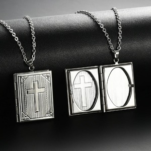 Collier pendentif médaillon porte-photo en acier inoxydable pour hommes et femmes, forme livre, motif croix, ouvrable, bijou commémoratif, cadeau - Product Image 2