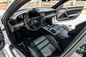 รถปอร์<span class=keywords><strong>เช</strong></span>่ 911 Turbo S Coupe ปี 2023 <span class=keywords><strong>ส</strong></span>ภาพดีเยี่ยม เครื่องยนต์แบบ Twin-Turbo Flat-6 ขับเคลื่อน<span class=keywords><strong>ส</strong></span>ี่ล้อ 300-400 แรงม้า หลังคาพาโนรามิก ซันรูฟ เบาะหนัง ไฟหน้า LED - Product Image 5