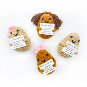 Poupée pomme de terre en tissu peluche doux, crochetée à la main, avec rembourrage en PP, style vif et amusant, cadeau d'anniversaire tricoté - Product Image 2
