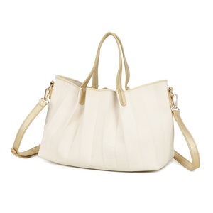 Bolsos de Mano Grandes de Moda 2025, Resistentes al Agua, con Cadenas, Estilo Ejecutivo y Moderno para Mujer - Product Image 3