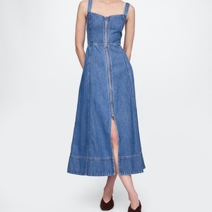 Robe d'été élégante personnalisée OEM pour femmes, en denim, avec fermeture éclair au dos, ourlet à volants, sans manches, robe en denim décontractée pour soirée - Product Image 1