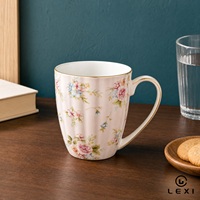 Tasse en céramique à motif floral de fleurs de cerisier roses, corps côtelé conique, intérieur blanc, pour café, vente en gros, maison, cuisine, thé, décoration, cadeau