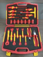 24 pièces 1000v 23C outils à main isolés OEM personnalisé ensemble d'outils en acier au carbone y compris clé tournevis douille pince