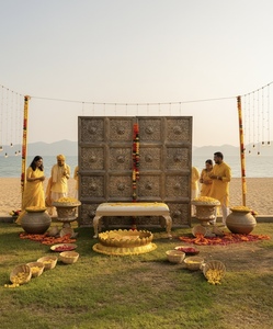 ฉากหลังแบบดั้งเดิมของอินเดียแกะสลักด้วยมือ |   ของตกแต่งงานอเนกประสงค์ด้วยผงฮัลดีและเมเฮนดี - Product Image 2