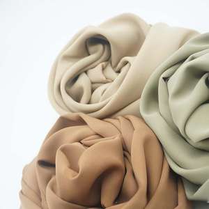 Vente en gros Borong Tudung Jersey Hijab Écharpe Plaine Head Wrap Femmes musulman <span class=keywords><strong>Voile</strong></span> Mousseline de soie pour la saison d'automne - Product Image 1