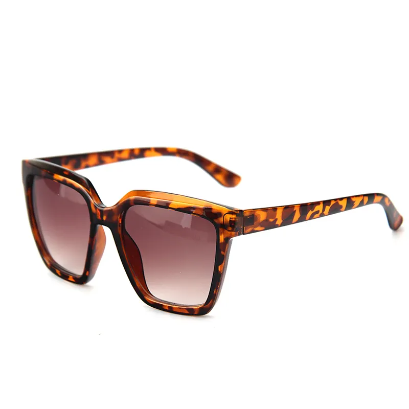 Vente en gros de lunettes mode pour femmes lunettes carrées rétro tendance lunettes de soleil monture rouge