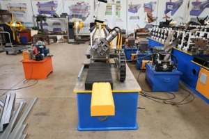 Máquina formadora de rollos de quilla de acero de alta velocidad <span class=keywords><strong>C</strong></span> Stud Maquinaria para hacer azulejos - Product Image 4