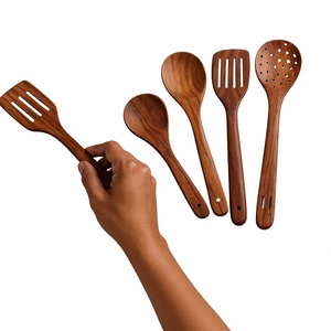 Cuchara para Servir Arroz de Madera WOQI, Utensilio de Cocina Resistente al Calor, Protege las Sartenes - Product Image 1