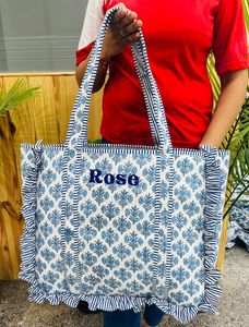 Bolso tote de algodón con volantes bordados de alta demanda, bolsos de hombro acolchados para mujer, bolso de mano hecho a mano. - Product Image 3